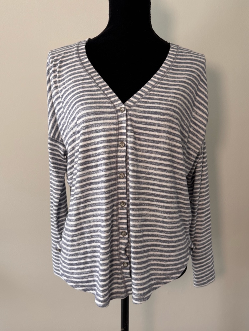 Abercrombie & Fitch Cardigan Sweater Women’s Small Striped